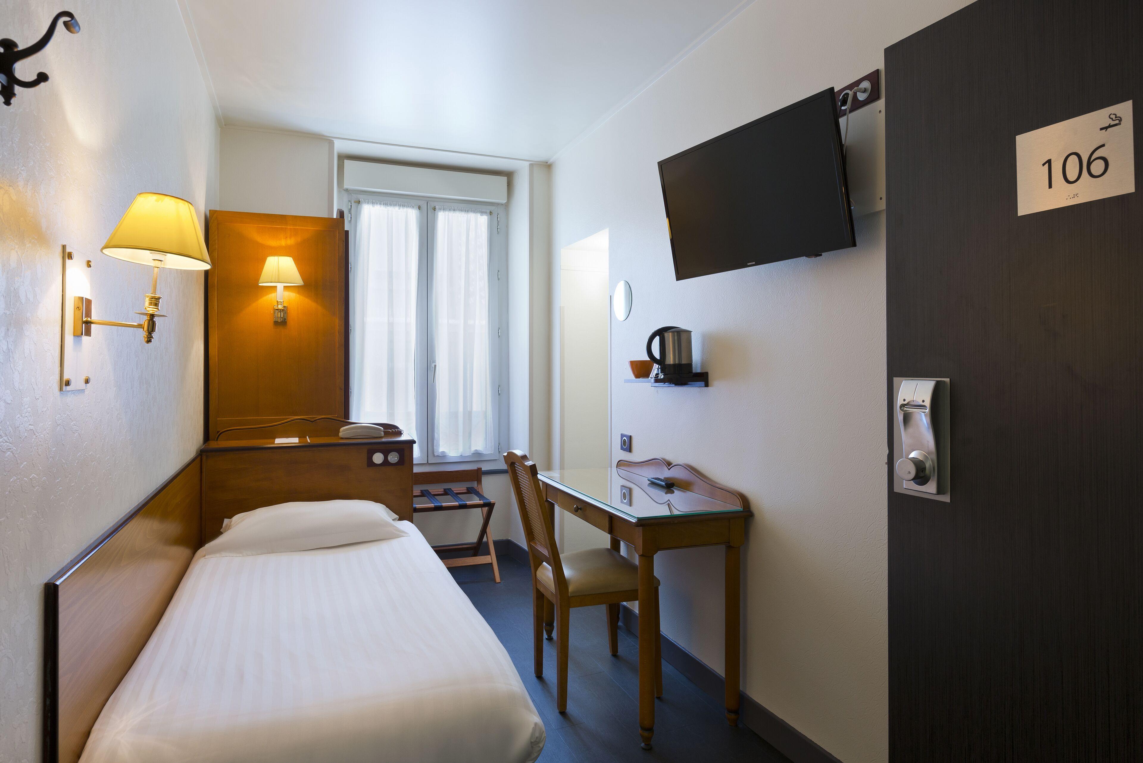 Hotel Aurore Gare De Lyon 3*